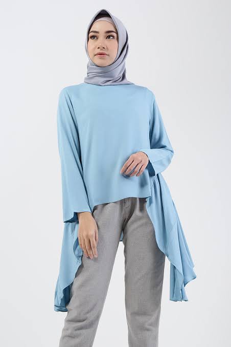 Baju Biru Muda Cocok dengan Jilbab