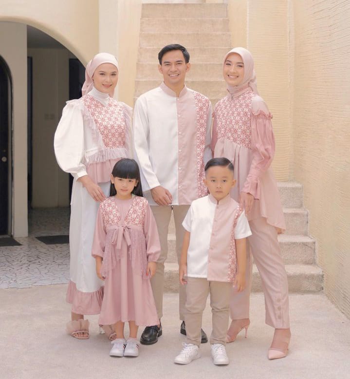 4 Rekomendasi Baju Lebaran Couple dengan Model Kekinian - Tugujatim.id